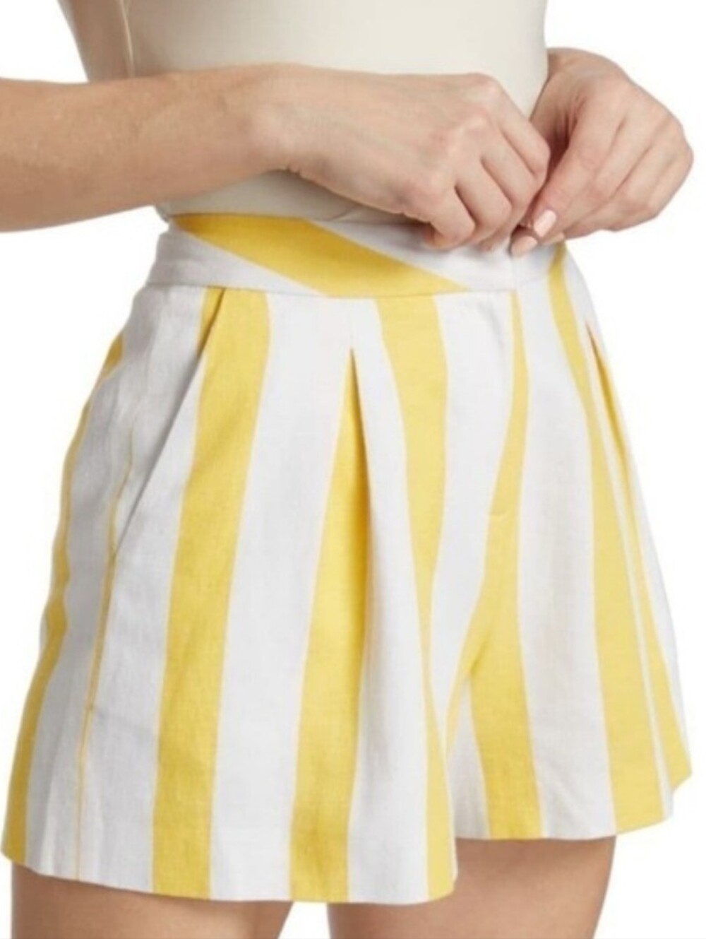 L'AGENCE Shorts - Picture 3 of 11